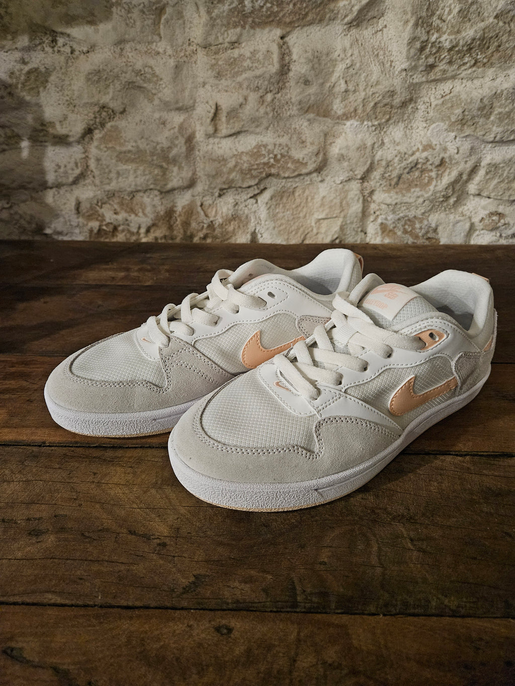 Baskets Nike Femme Blanches Logo Rose - Neuves Pointure 38 - FIN DE SÉRIE