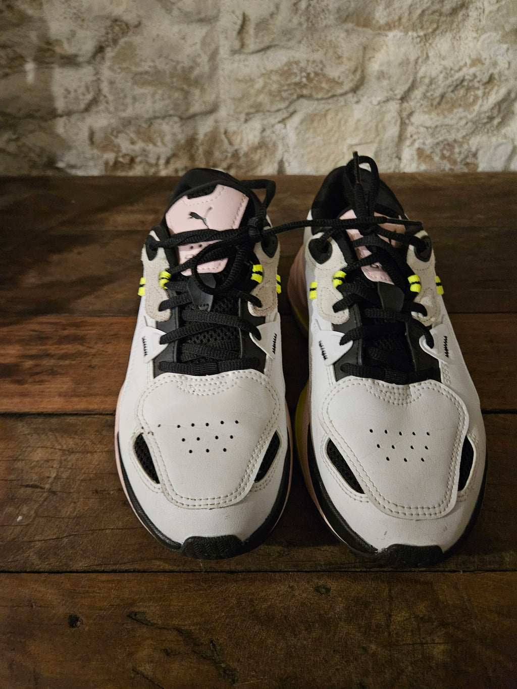 Baskets Puma Blanches Liseré Jaune et Rose Femme - Neuves Pointure 38 - FIN DE SÉRIE